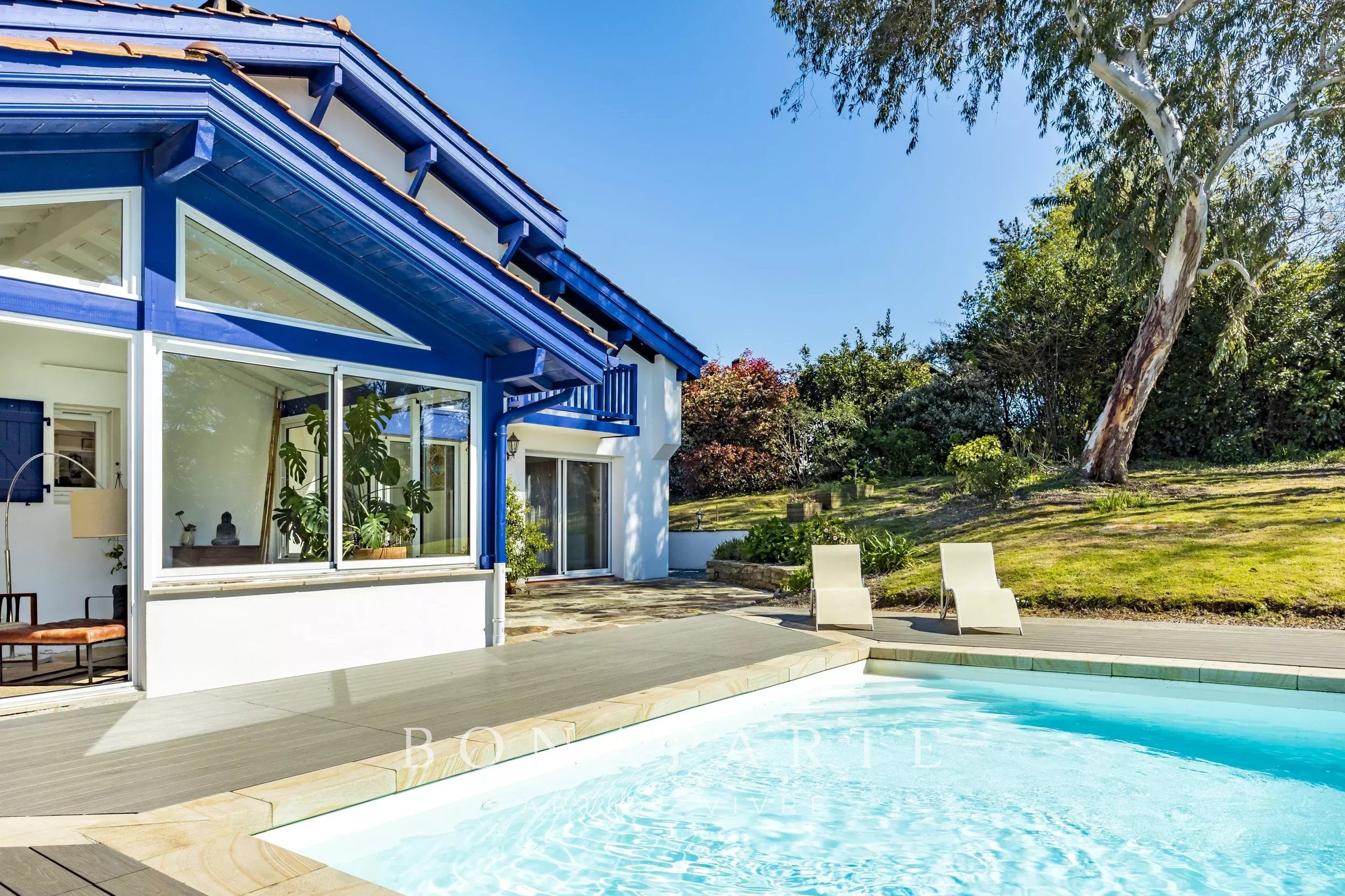 SAINT-JEAN-DE-LUZ - PROPERTY WITH SWIMMING POOL