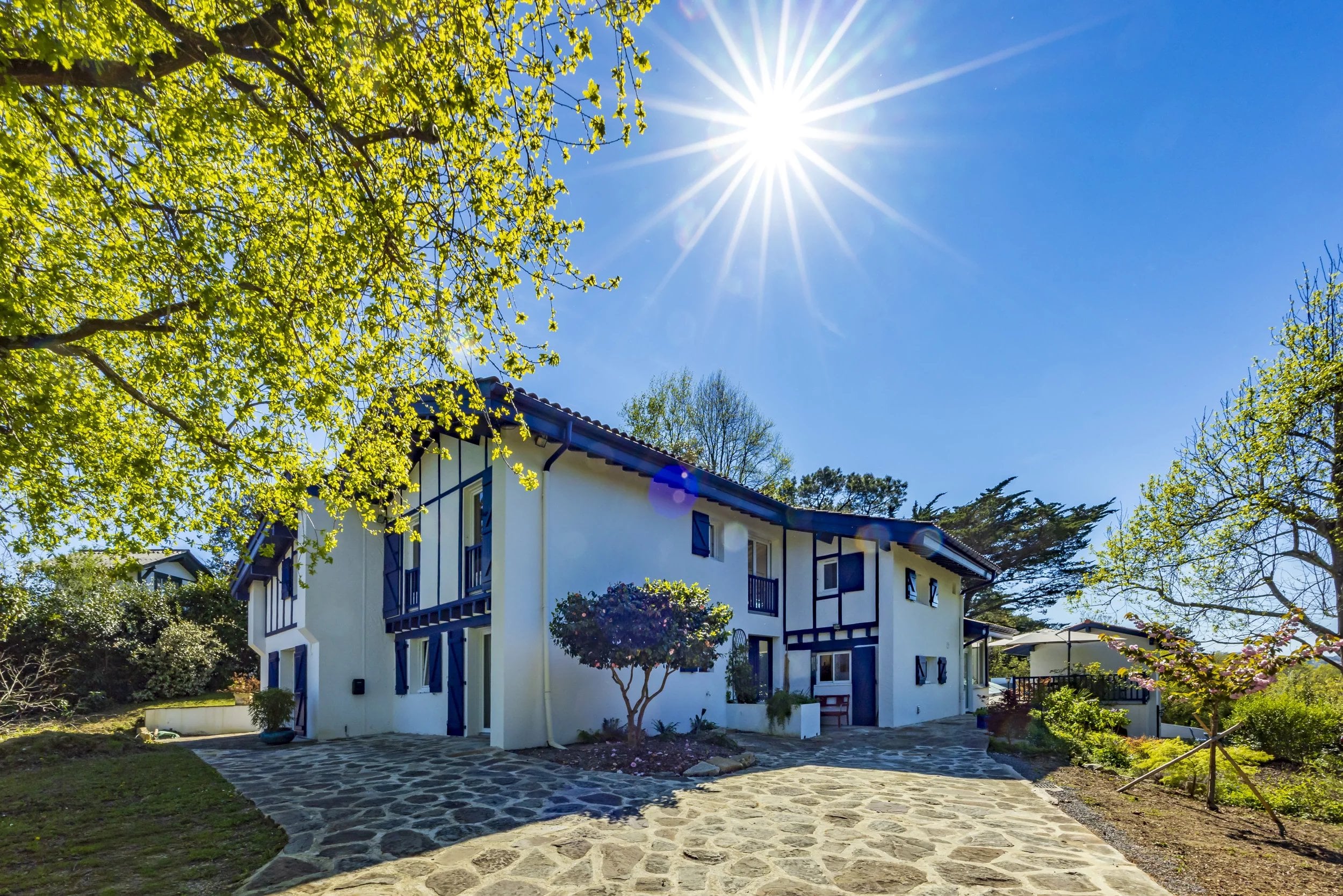 SAINT-JEAN-DE-LUZ - PROPERTY WITH SWIMMING POOL